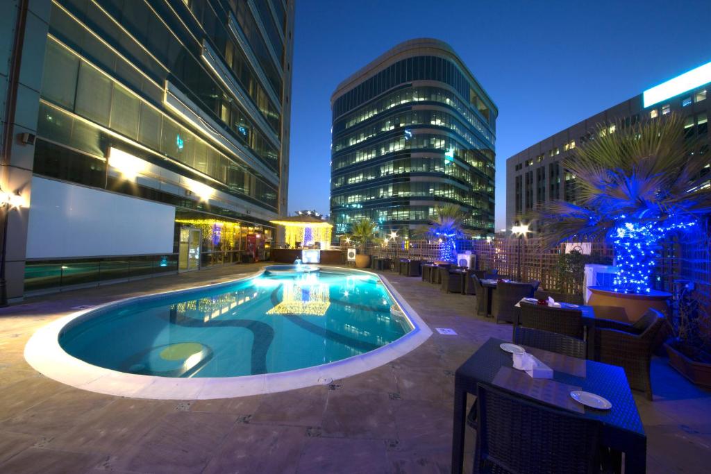 Bar/lounge, City Seasons Suites in Dubai