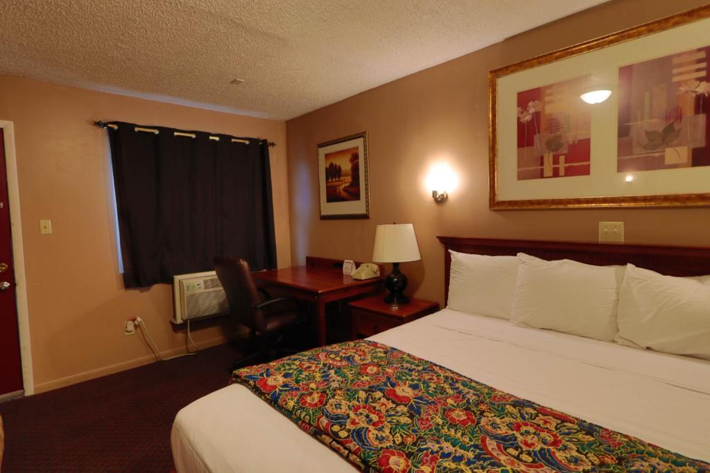 Red Carpet Inn Berlin photo