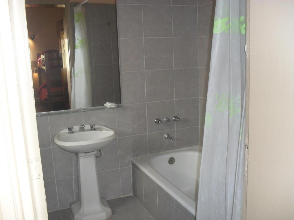 Hotel De La Rue photo