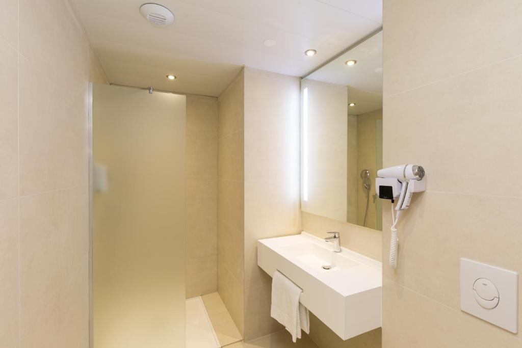 B&B HOTEL Longwy Porte du Luxembourg photo