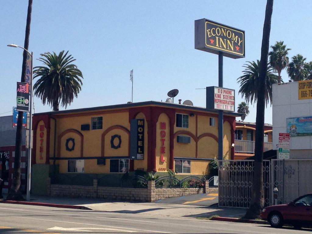 Economy Inn Hollywood photo