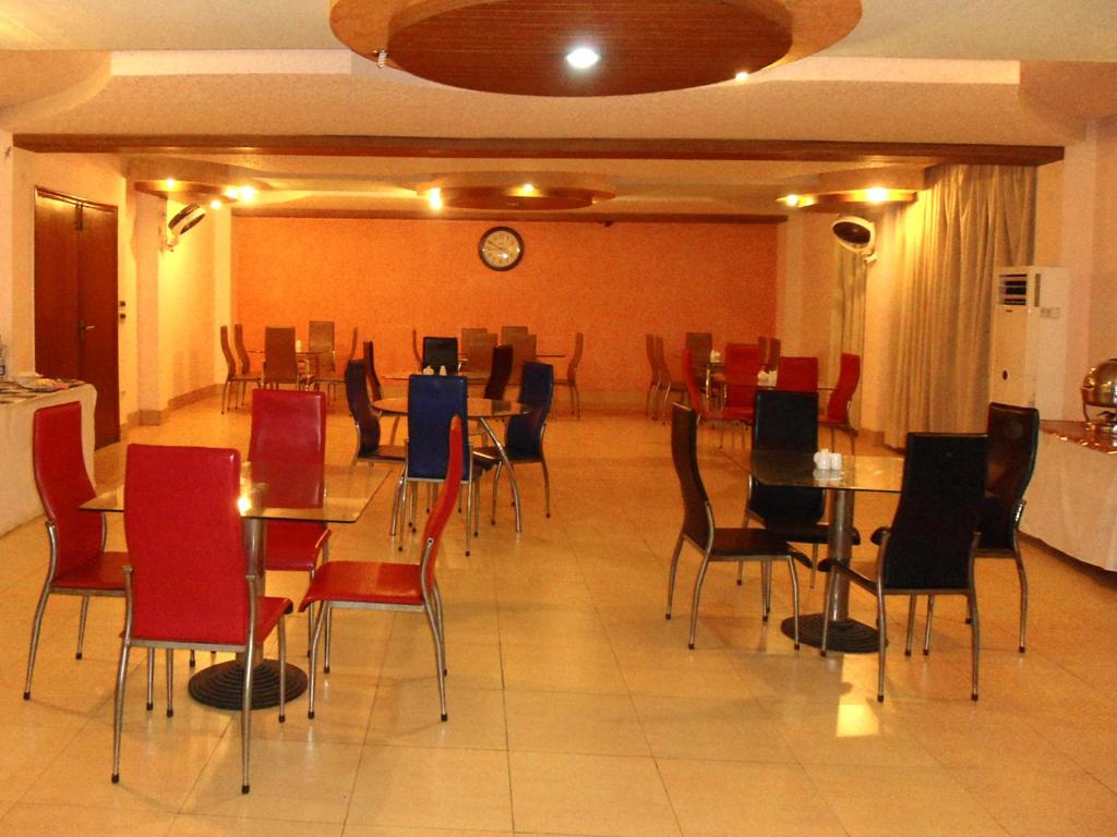 Hotel Mayfair Inn レストラン