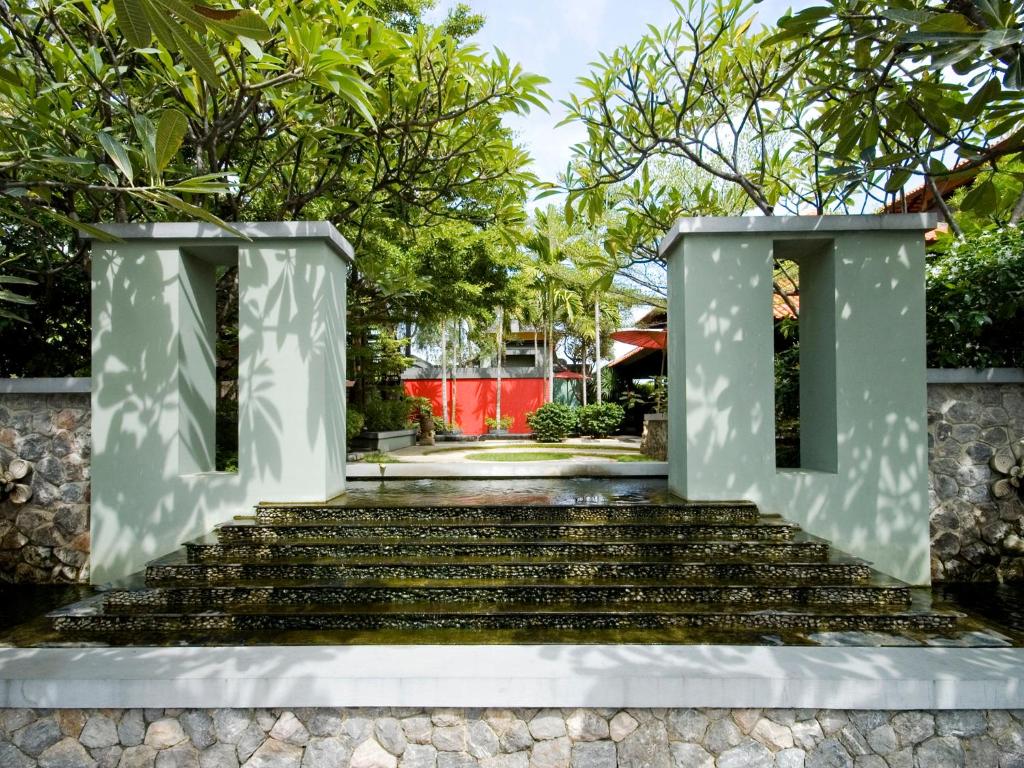 สภาพแวดล้อมโดยรอบ