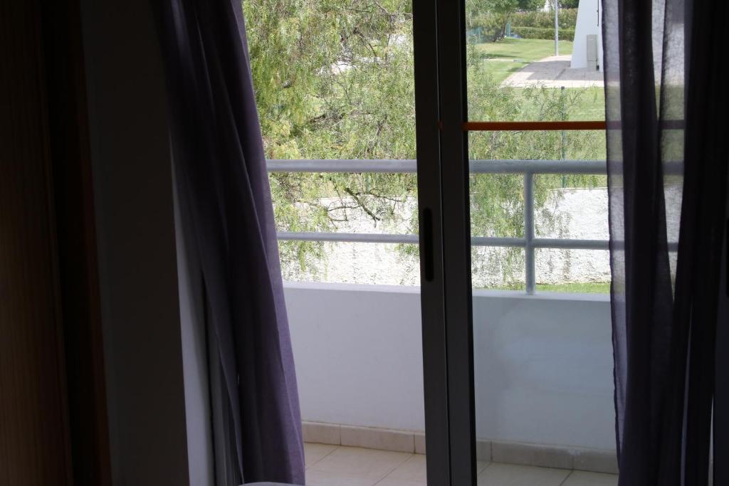 Apartamentos Santa Teresinha — Hotel rooms in Alvor, Faro