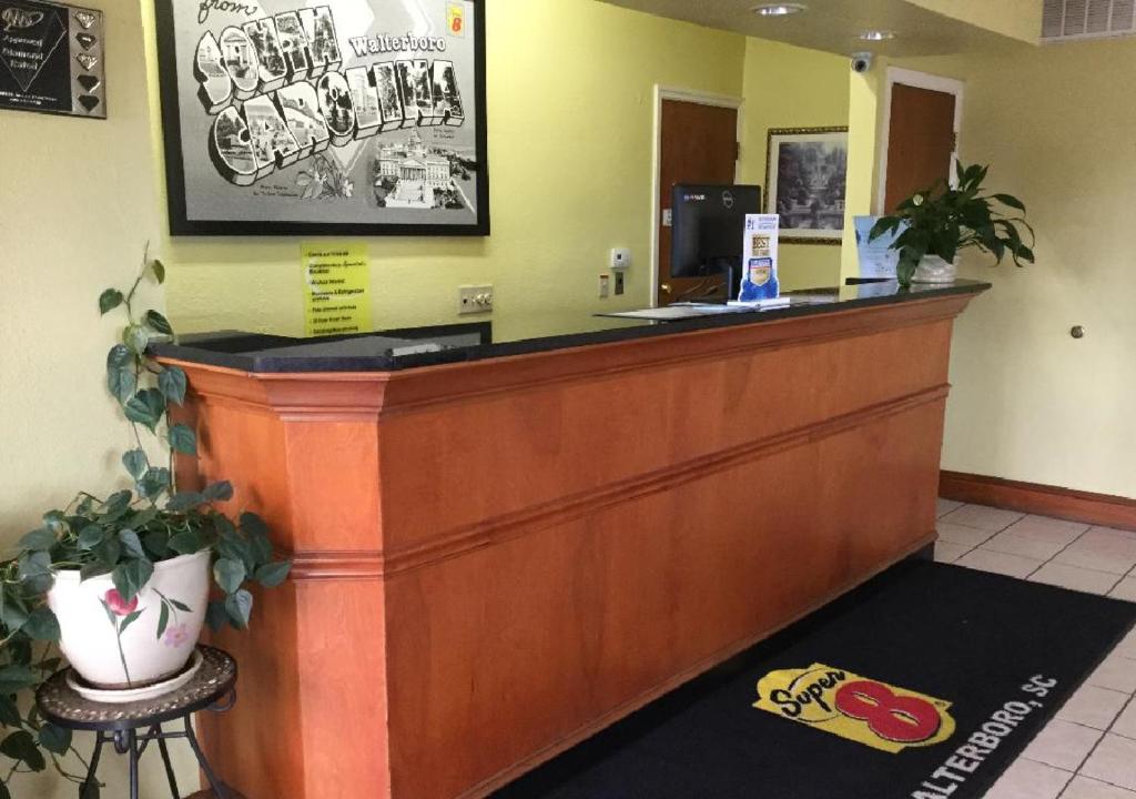 Super 8 By Wyndham Walterboro photo