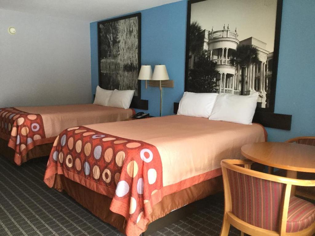 Super 8 By Wyndham Walterboro photo