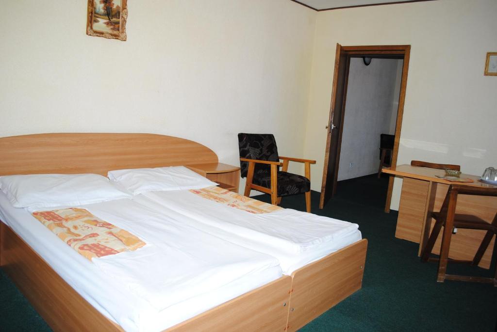 Hotel West — Hotel in Suceava