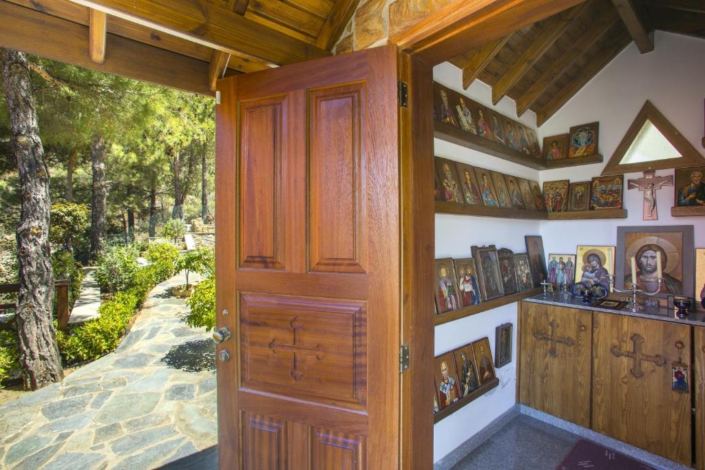 Ricky Chalet Near Troodos photo