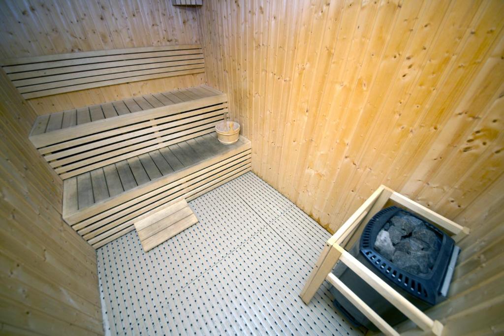Steamroom
