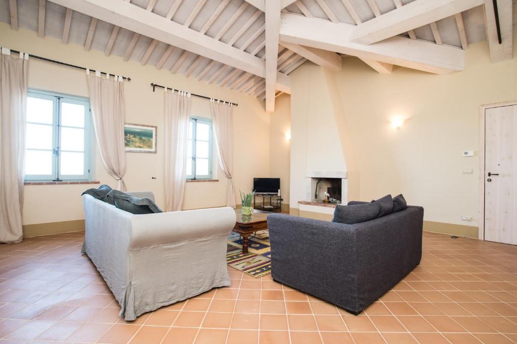 Cignella Resort — Hotel rooms in Trequanda, Tuscany