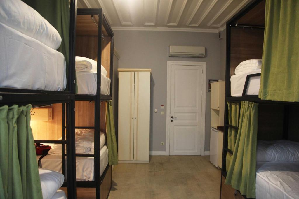 Bed in 6-Bed Mixed Dormitory Room