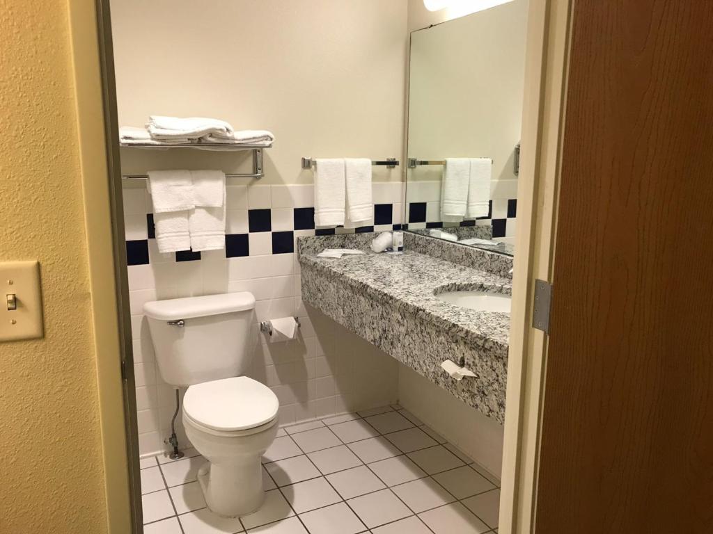 Americinn By Wyndham Hotel And Suites Long Lake Photo 31