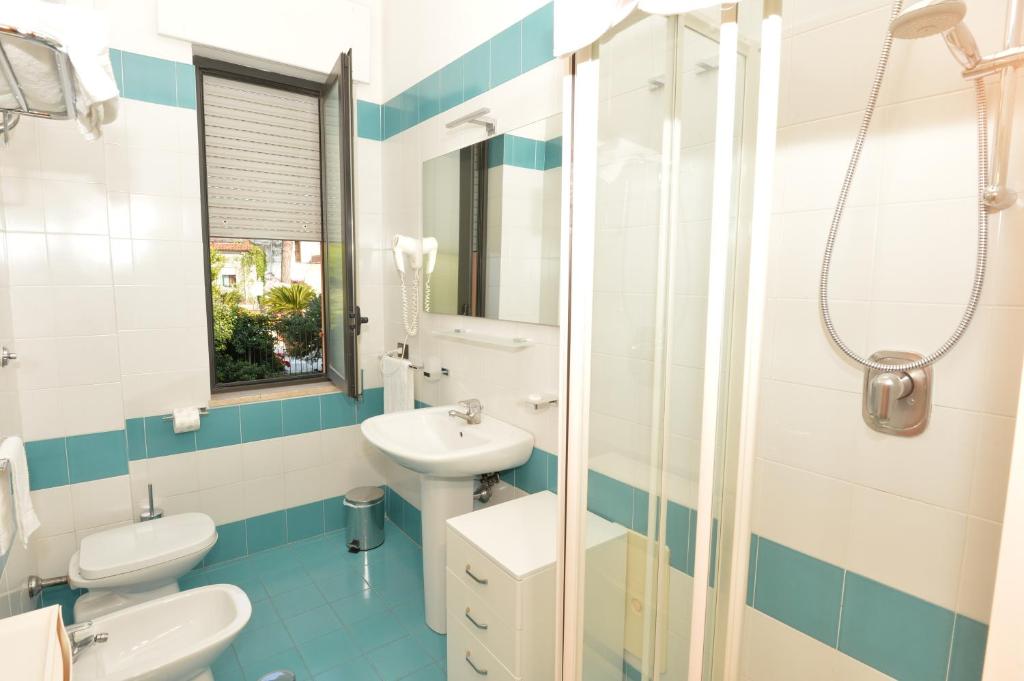 Miramare Residence Guest House photo
