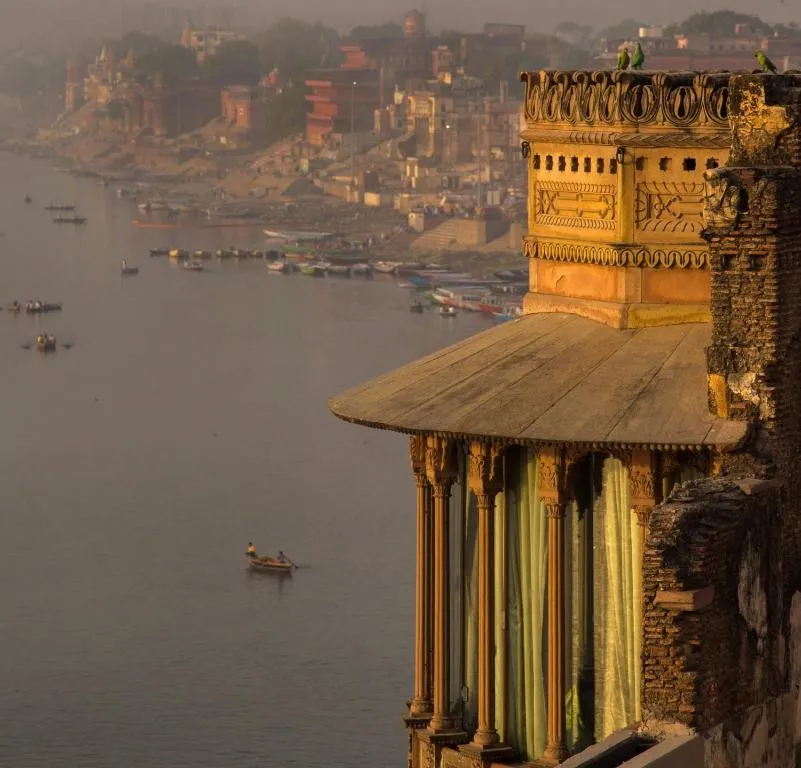 BrijRama Palace, Varanasi - By the Ganges，位于瓦拉纳西的酒店