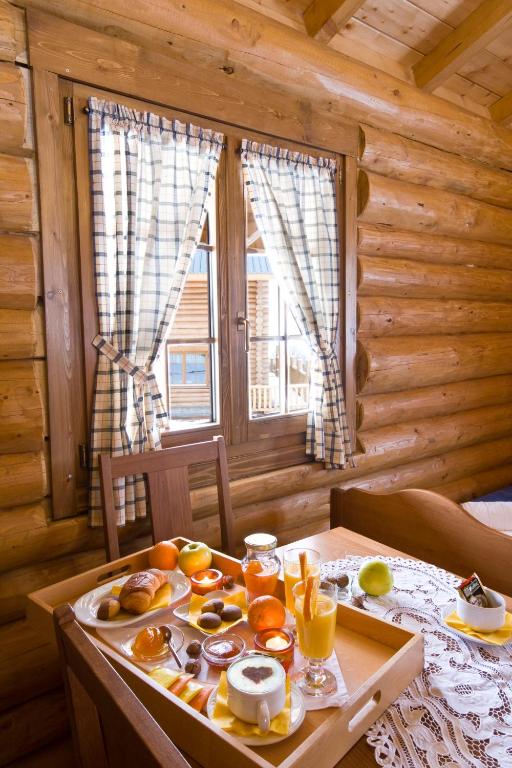 스펜다모스 우든 빌리지 (Sfendamos Wooden Village)