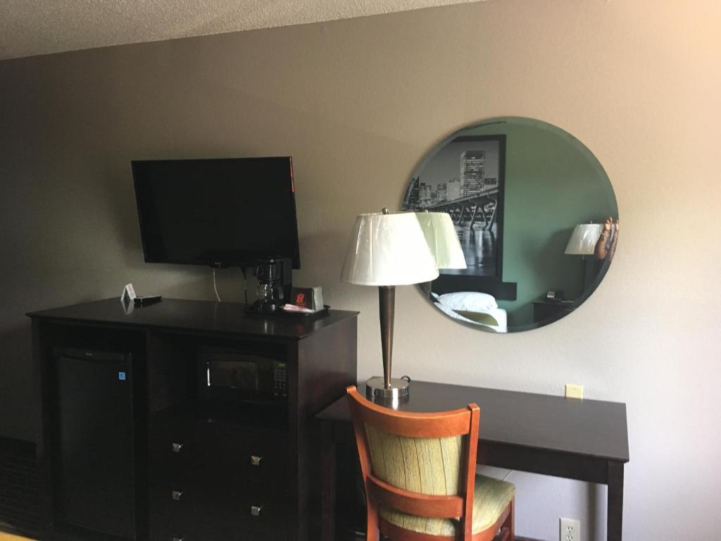 Super 8 By Wyndham Richmond Midlothian Turnpike photo