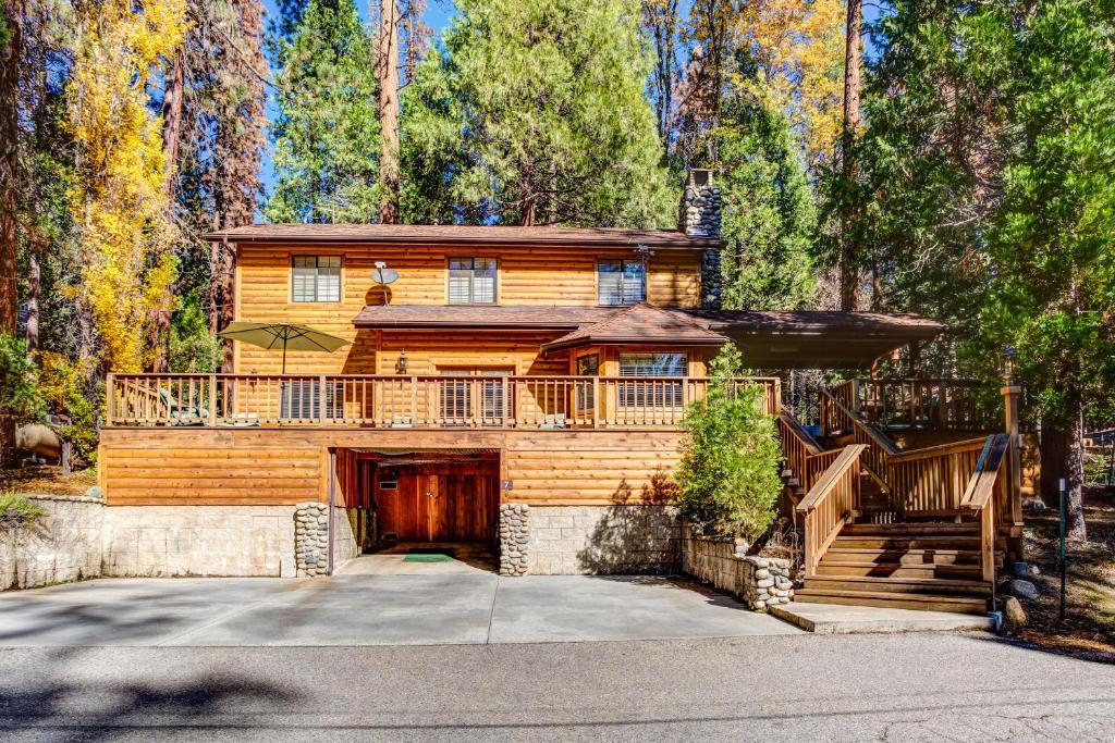 7 Cedar Lodge, Wawona