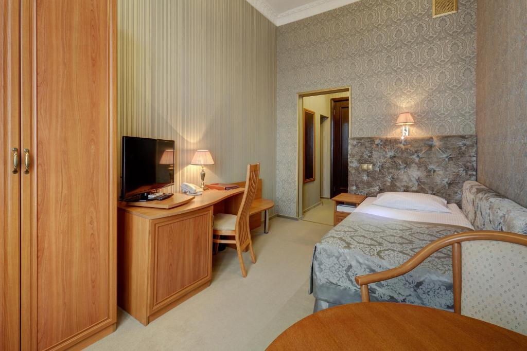 Peking Hotel photo