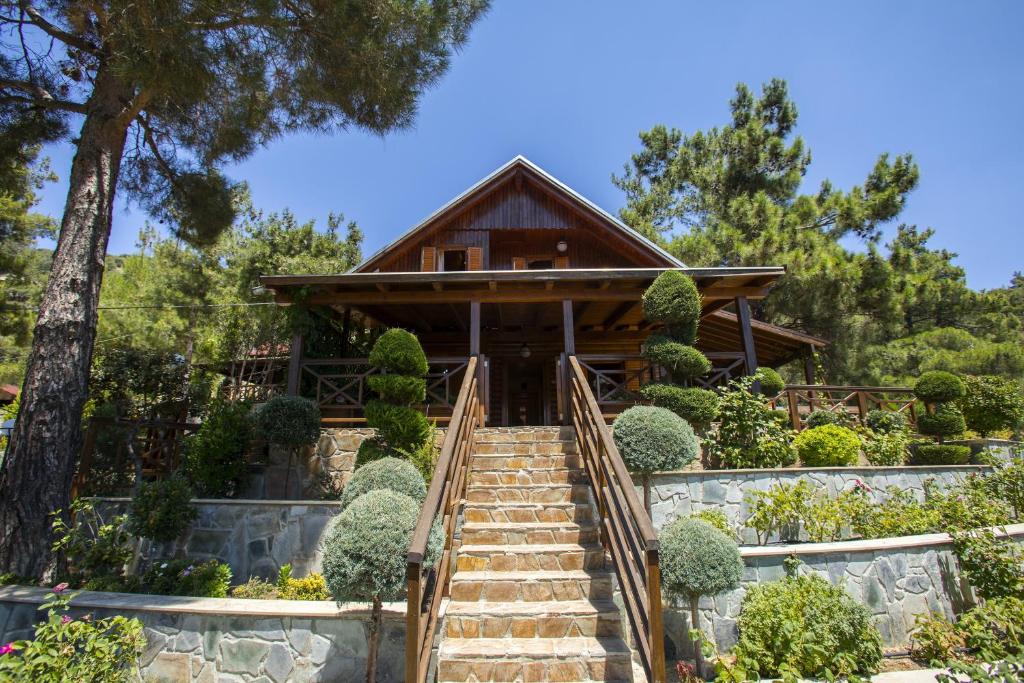 Ricky Chalet Near Troodos — Hotel in Spilia