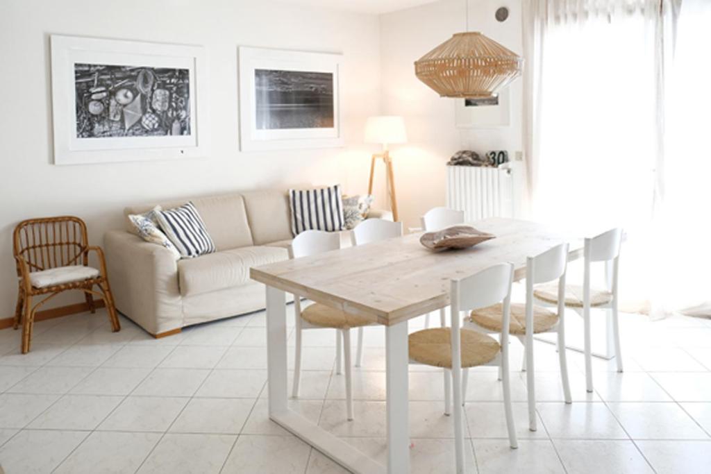 Sunny Apartment On The Sea - 3