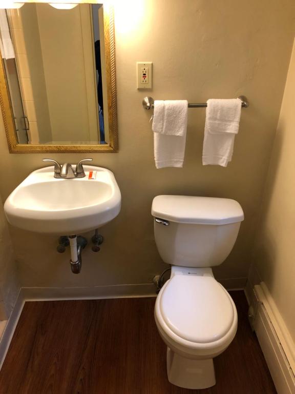 The Walpole Motel photo