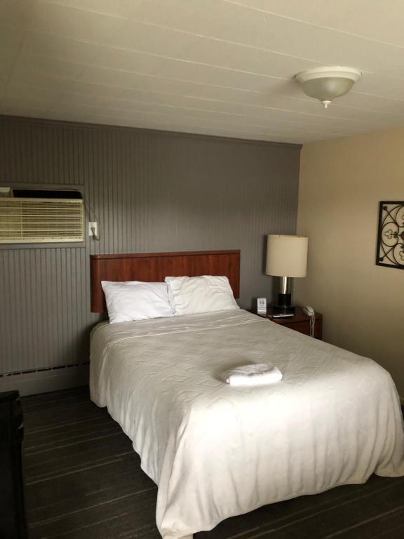 The Walpole Motel photo