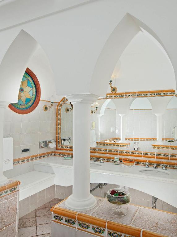 Hotel Eden Roc Suites Photo 1