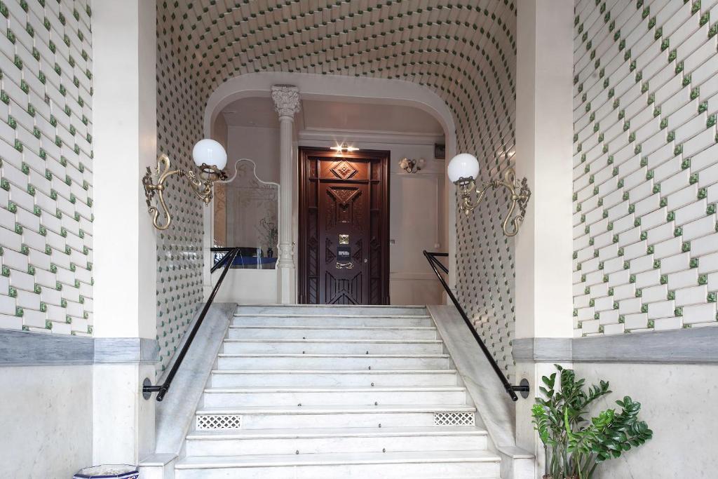 Apartments Barcelona &amp; Home Deco Eixample — Hotel in Barcelona
