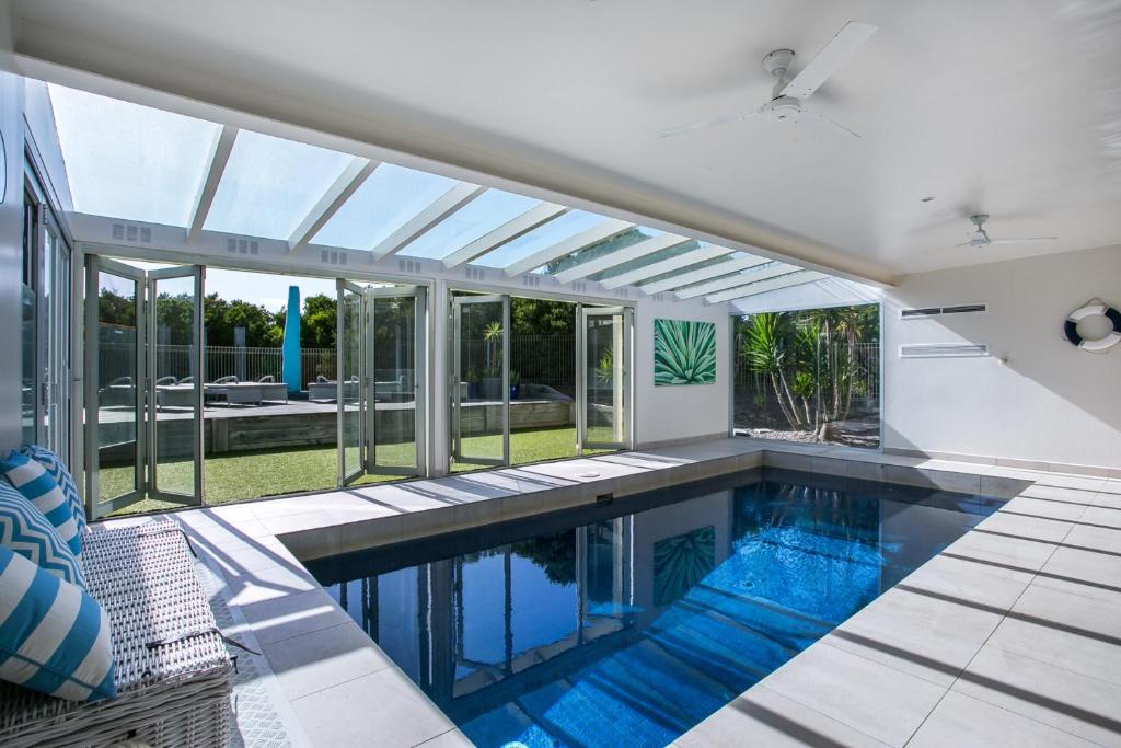 Saltaire, Saint Andrews Beach