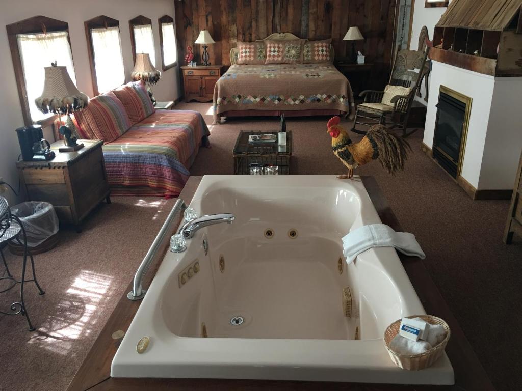 River House Inn — Hotel in Grassy Creek