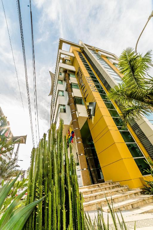 Hotel Titanium Plaza — Hotel in Barrancabermeja