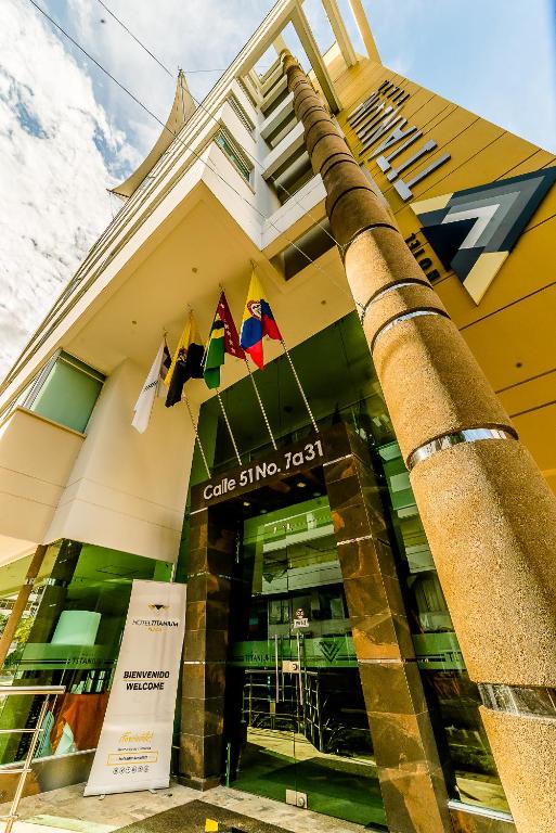 Hotel Titanium Plaza photo