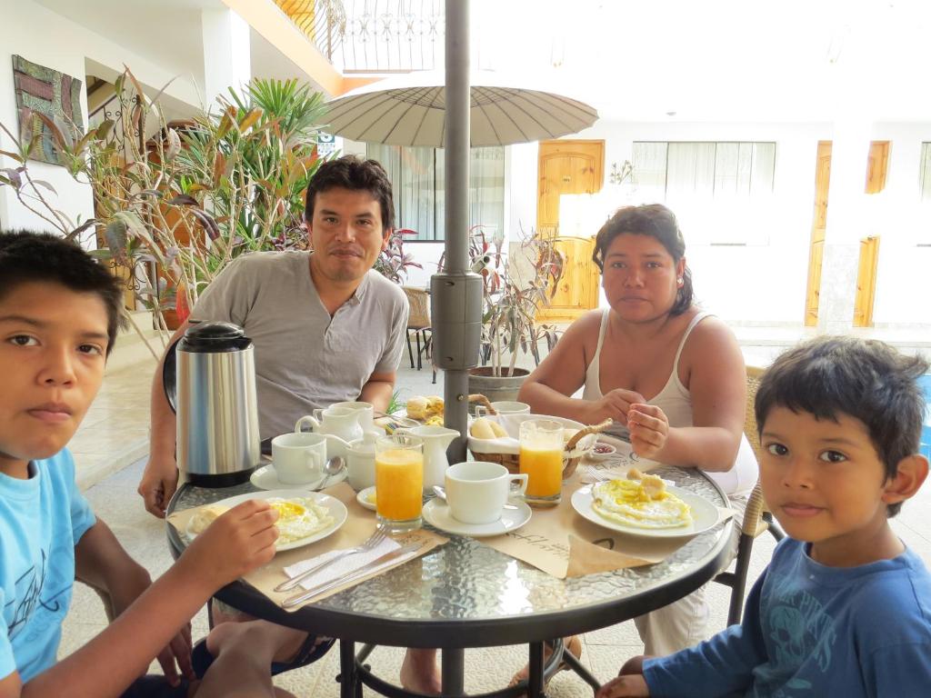 Hotel Las Flores photo