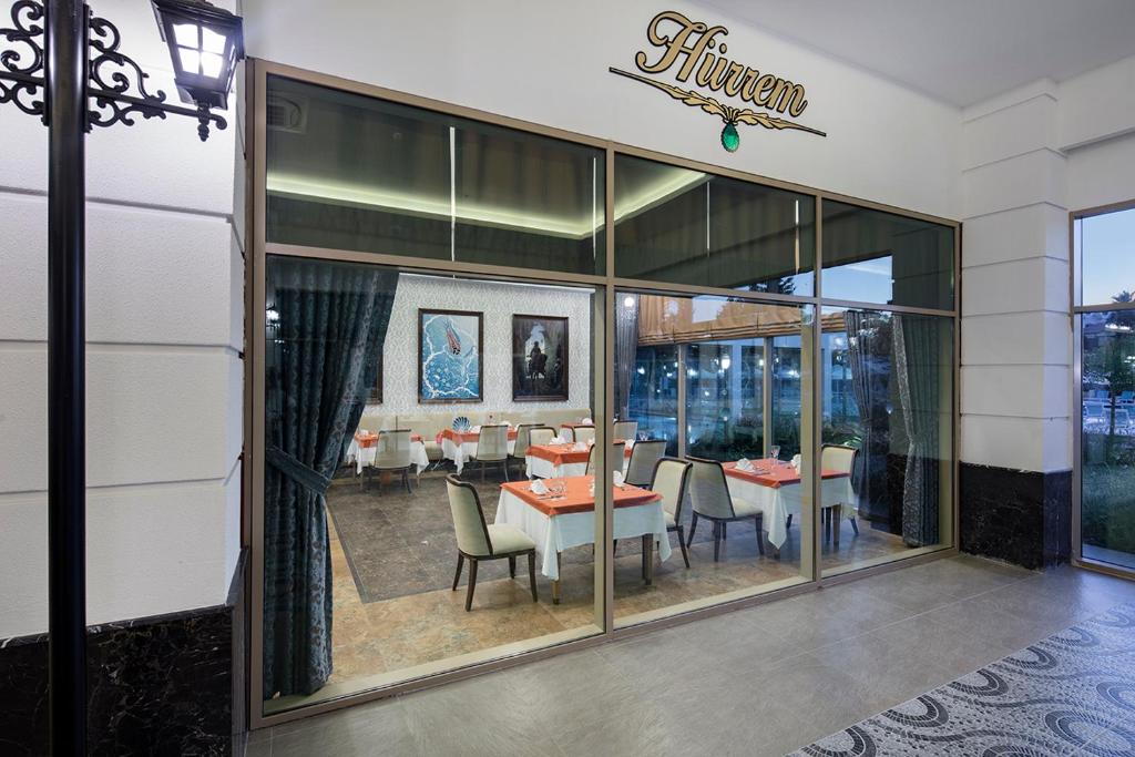 Dosinia Luxury Resort-Ultra All Inclusive — Restaurant & bars in Beldibi
