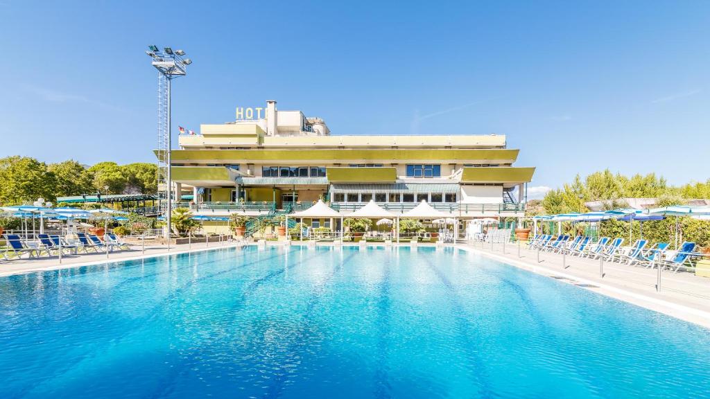 Hotel Country Club photo