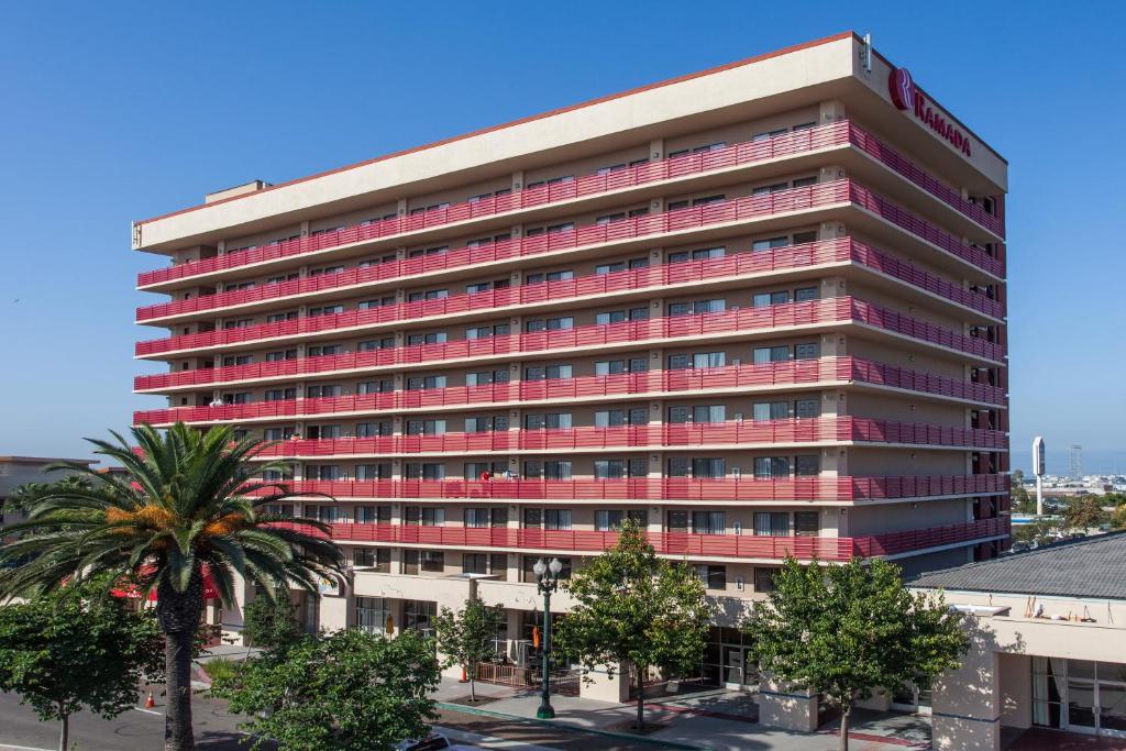 Ramada By Wyndham San Diego National City Photo 16
