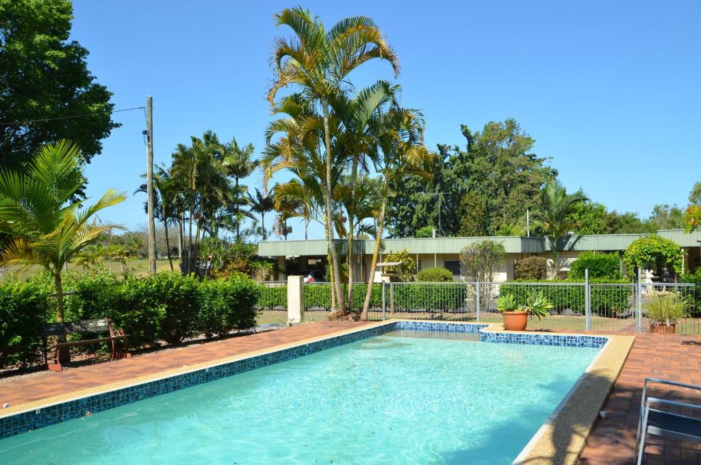 Beerwah Glasshouse Motel photo