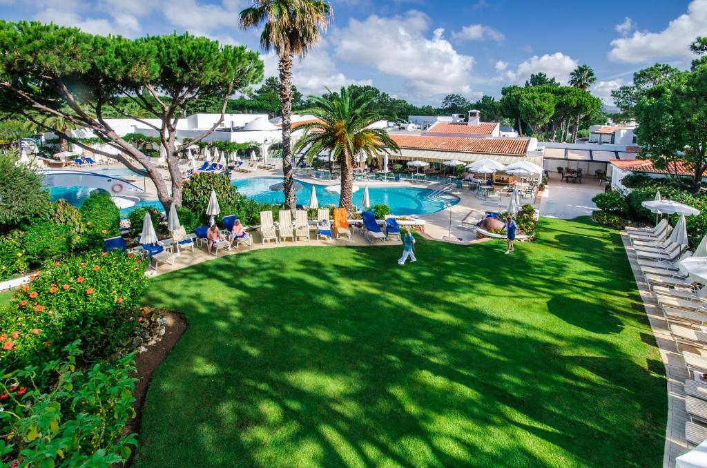 Four Seasons Country Club photo