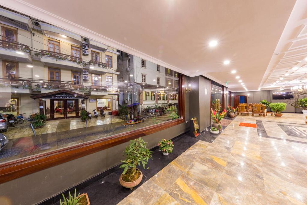 Shared lounge/TV area