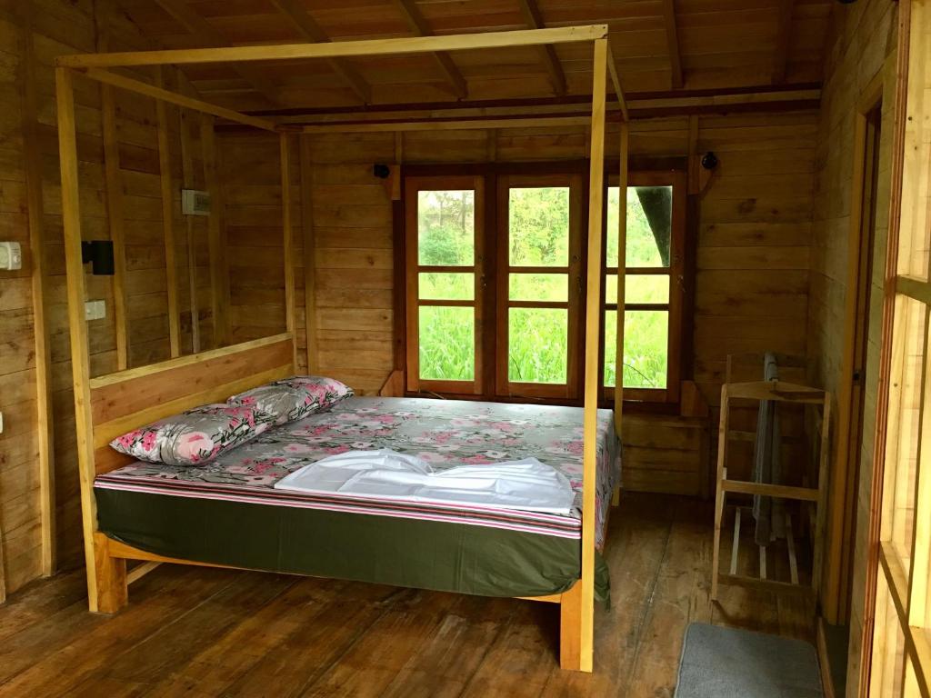 Seasons Four Eco Friendly Treehouse photo
