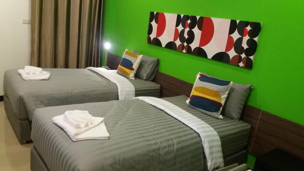 Krabi Inn And Omm Hotel photo