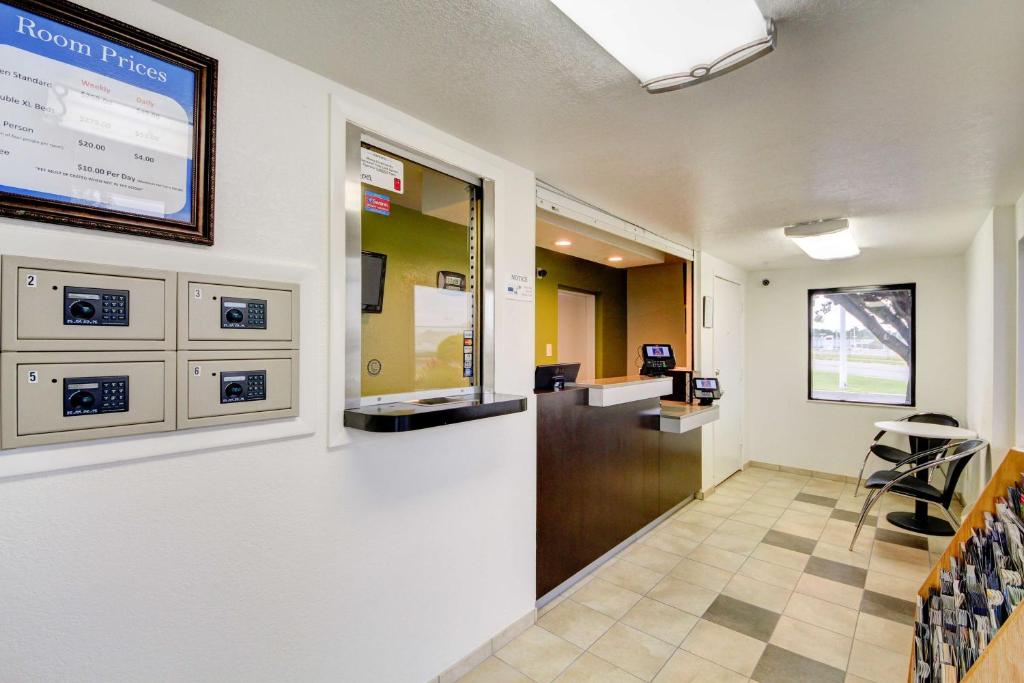 Studio 6 Midwest City, Ok - Oklahoma City photo