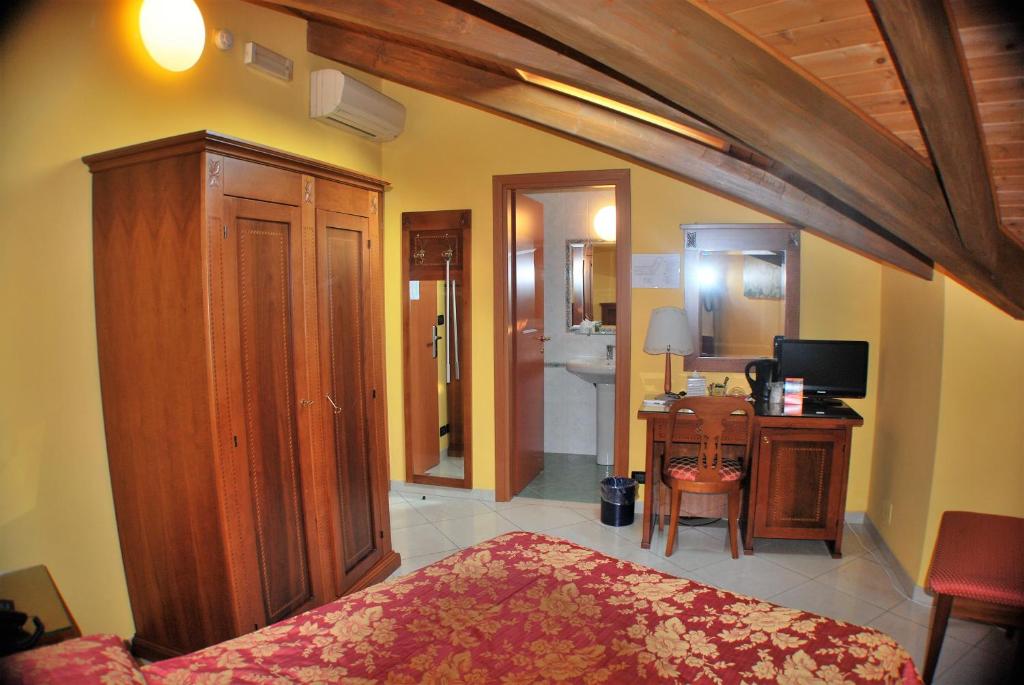 Basic Double Room - Attic