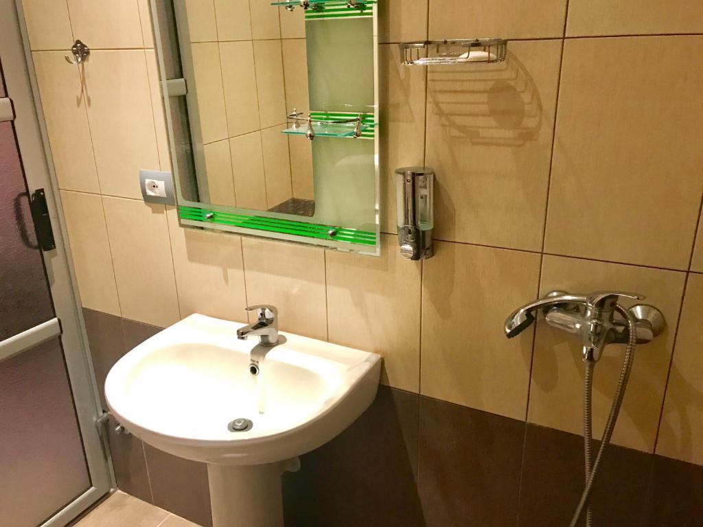 "Frogs House" Hotel & Restorant photo