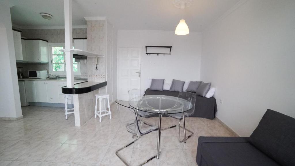 Harbour Apartment With Sea View - 3