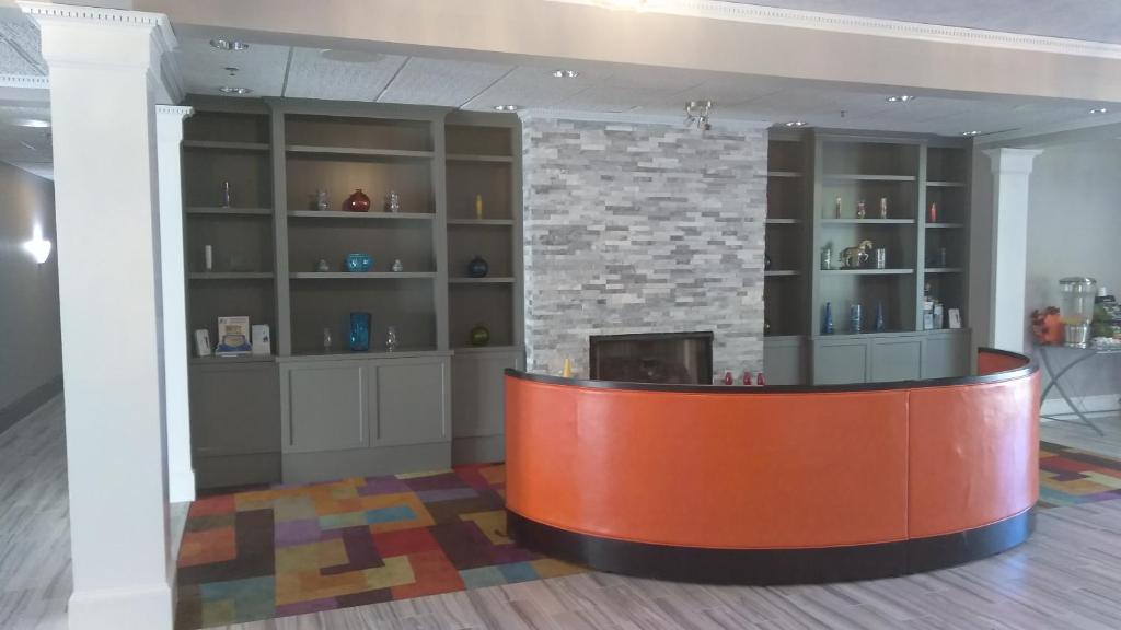 Hawthorn Suites by Wyndham Conyers photo