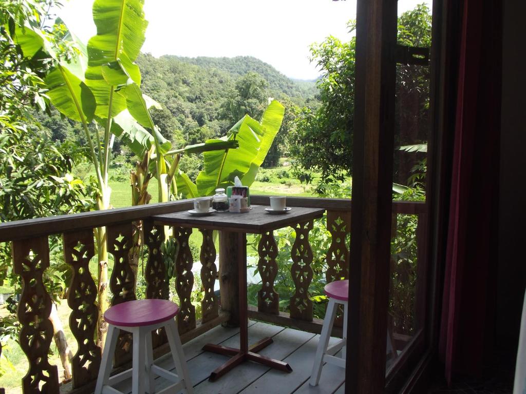 Balcony/terrace, Phuchomjan Resort in Mae Hong Son
