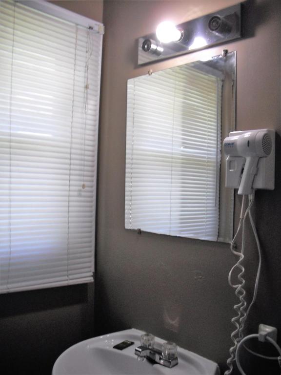 Eastwood Motel photo
