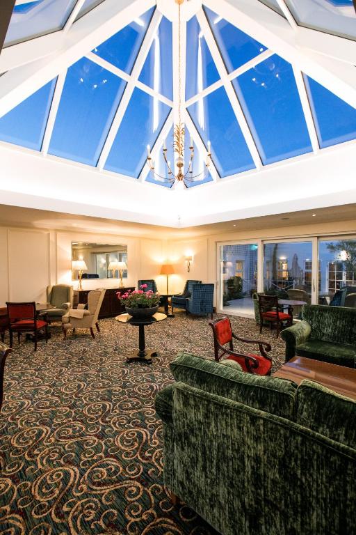 The Keadeen Hotel photo