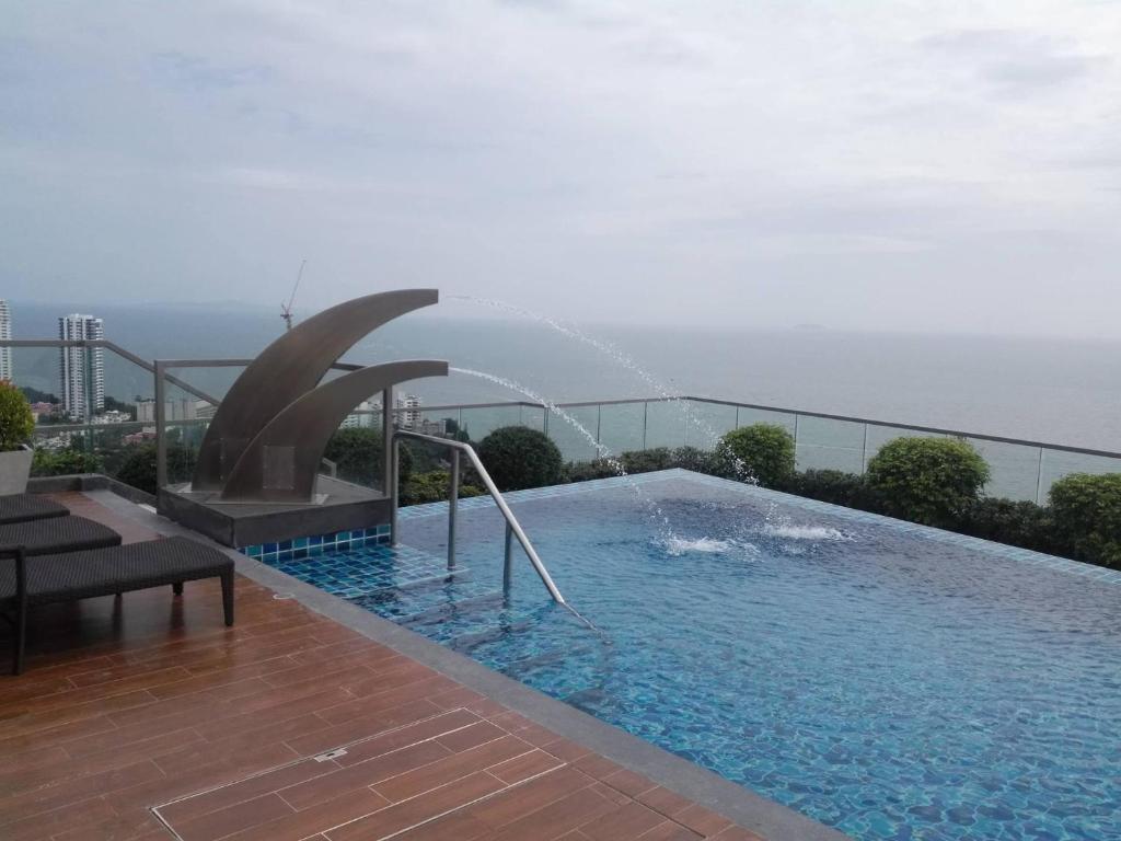 Peak Tower in Phatumnak (Seaview), Pattaya South